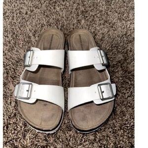 White sandals size youth 4
